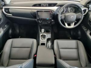 Toyota Hilux 2.8GD-6 48V double cab Raider - Image 6
