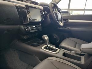 Toyota Hilux 2.8GD-6 48V double cab Raider - Image 7