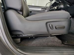 Toyota Hilux 2.8GD-6 48V double cab Raider - Image 16