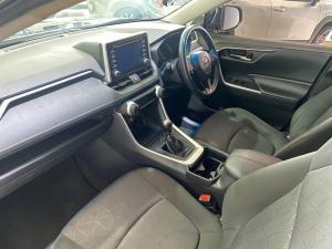 Toyota RAV4 2.0 GX - Image 7