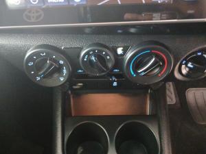 Toyota Hilux 2.8 GD-6 RB Raider 4X4 automaticE/CAB - Image 15