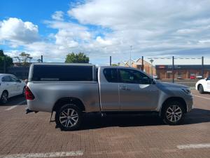 Toyota Hilux 2.8 GD-6 RB Raider 4X4 automaticE/CAB - Image 3