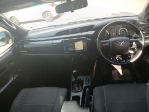 Toyota Hilux 2.8 GD-6 RB Raider 4X4 automaticE/CAB - Image 6