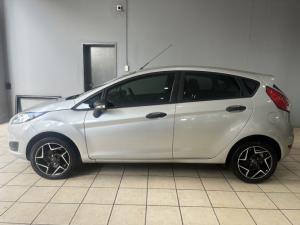 Ford Fiesta 5-door 1.0T Ambiente - Image 2