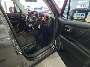 Jeep Renegade 2.4L 4x4 Trailhawk - Image 13