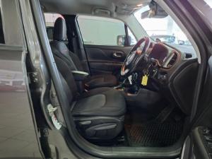 Jeep Renegade 2.4L 4x4 Trailhawk - Image 14