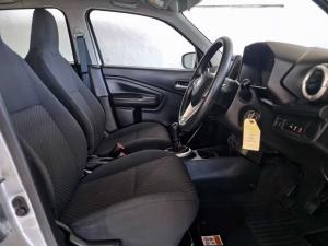 Toyota Vitz 1.0 XR manual - Image 15