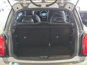 MINI Hatch Cooper SE Hatch 3-door - Image 14