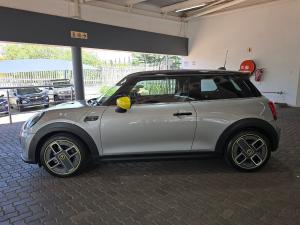 MINI Hatch Cooper SE Hatch 3-door - Image 4