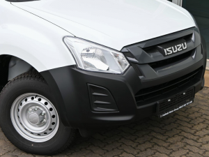 Isuzu D-Max Gen 6 250 single cab Fleetside safety - Image 5