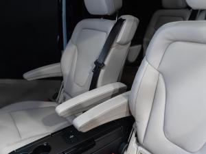 Mercedes-Benz V-Class V300d Exclusive - Image 27