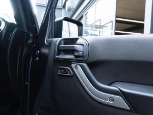 Jeep Wrangler Unlimited 3.6L Rubicon - Image 23