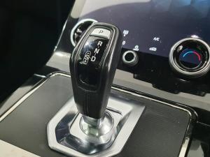 Land Rover Range Rover Evoque D200 R-Dynamic SE - Image 25
