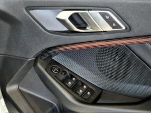 BMW 1 Series 118i - Image 14