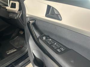 Mahindra XUV700 2.0T AX5 - Image 5