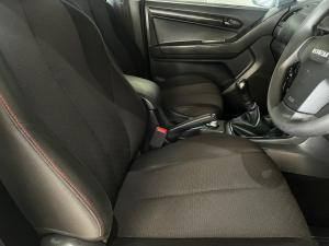 Isuzu D-Max 250 double cab 4x4 Hi-Ride - Image 5
