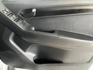 Isuzu D-Max 250 double cab 4x4 Hi-Ride - Image 6