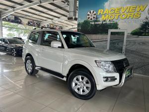 Mitsubishi Pajero 3-door 3.2DI-D GLS - Image 1