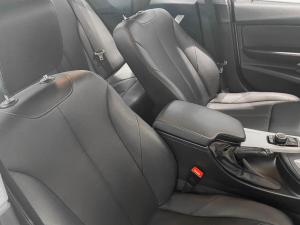 BMW 318i automatic - Image 8