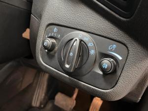 Ford Kuga 2.0 Tdci Trend AWD Powershift - Image 12