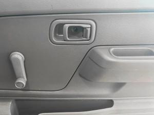 Nissan Hardbody NP300 2.0i LWBS/C - Image 11