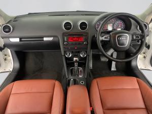 Audi A3 1.6 TDI Attraction Stronic - Image 10