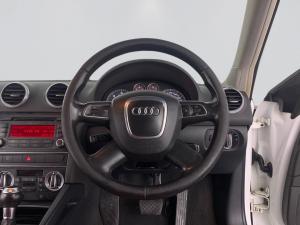 Audi A3 1.6 TDI Attraction Stronic - Image 11