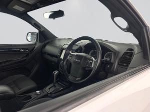 Isuzu D-MAX 300 LX 4X4 automatic D/C - Image 19