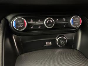 Alfa Romeo Stelvio 2.0T Super - Image 11