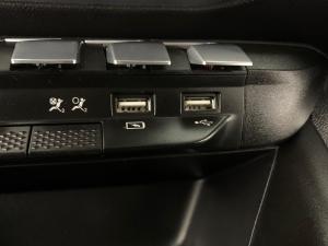 Peugeot Landtrek 1.9D AllureD/C automatic - Image 5