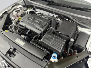 Volkswagen Passat 2.0 TSI R-LINE DSG - Image 18