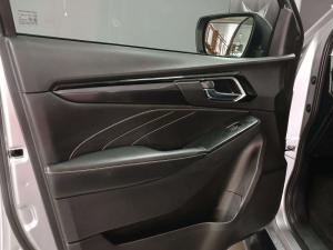 Isuzu MU-X 1.9D LS automatic - Image 17