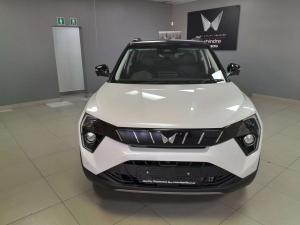 Mahindra XUV3XO 1.2T AX7L automatic - Image 2