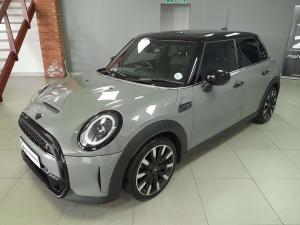 MINI Cooper S 5-Door automatic - Image 1