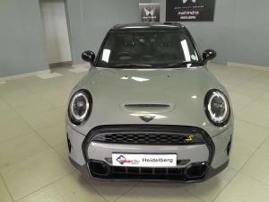 MINI Cooper S 5-Door automatic - Image 2