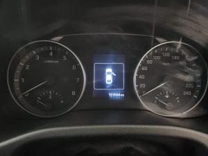 Hyundai Elantra 1.6 Executive - Image 13