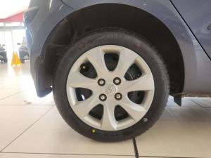 Hyundai i10 1.1 Motion automatic - Image 10