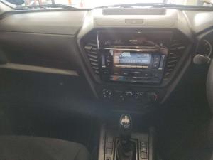 Isuzu D-MAX 1.9 Ddi LS 4X4 automatic S/C - Image 7