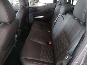 Nissan Navara 2.5DDTI Stealth automatic - Image 12