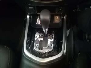 Nissan Navara 2.5DDTI Stealth automatic - Image 20
