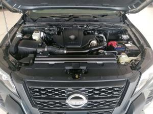 Nissan Navara 2.5DDTI Stealth automatic - Image 9