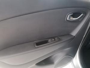 Renault Captur 900T Dynamique 5-Door - Image 17