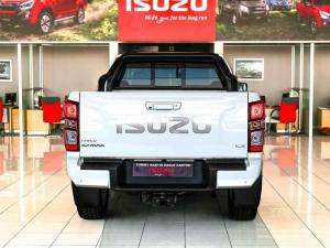 Isuzu D-Max 3.0TD double cab V-Cross 4x4 - Image 16