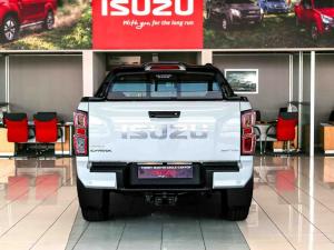 Isuzu D-Max 3.0TD double cab V-Cross 4x4 - Image 8