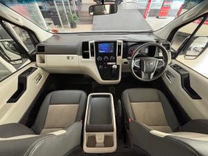 Toyota Quantum 2.8 LWB bus 11-seater GL - Image 6