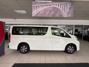 Toyota Quantum 2.8 LWB bus 11-seater GL - Image 3