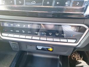 Isuzu D-Max 3.0TD double cab V-Cross - Image 15