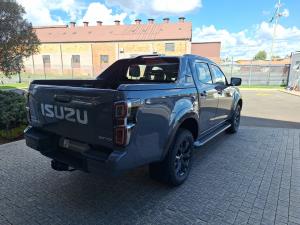 Isuzu D-Max 3.0TD double cab V-Cross - Image 2
