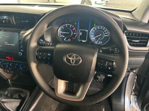 Toyota Fortuner 2.4GD-6 manual - Image 8