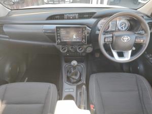 Toyota Hilux 2.4GD-6 Xtra cab Raider manual - Image 6